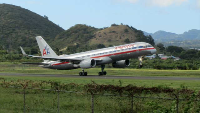 Boeing 757-200 (N657AM)