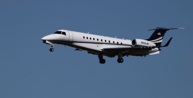 Embraer Legacy 600/650 (N515JM) - On final is this 2006 Embraer Legacy 600/650 in the Winter of 2020.