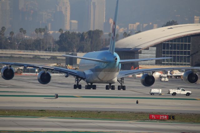 Airbus A380-800 (HL7613)
