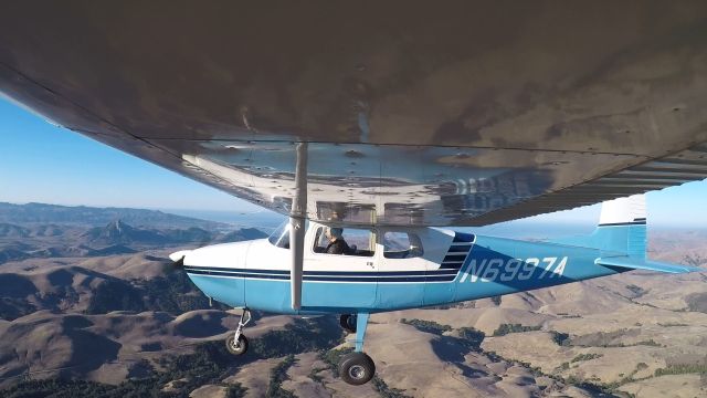 Cessna Skyhawk (N6997A)