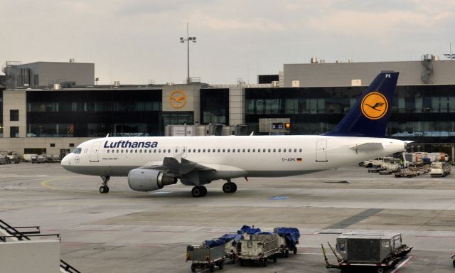 Airbus A320 (D-AIPK) - Lufthansa Airbus A320-211 D-AIPK in Frankfurt 