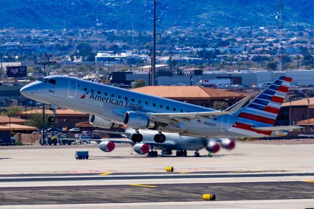 Embraer 175 (N505SY) - A SkyWest ERJ175 taking off from PHX on 2/10/23 during the Super Bowl rush. Taken with a Canon R7 and Canon EF 100-400 II L lens.