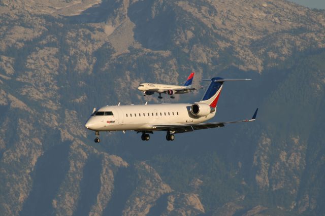 Canadair Regional Jet CRJ-200 (N698BR)