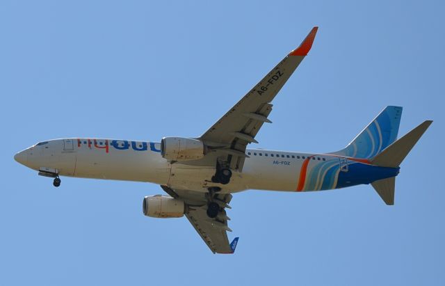 Boeing 737-700 (A6-FDZ)