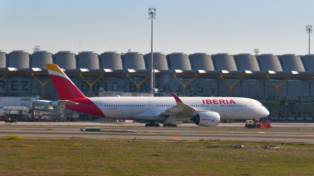 Airbus A350-900 (EC-MYX) - Iberia Airbus A350-941 EC-MYX in Madrid 