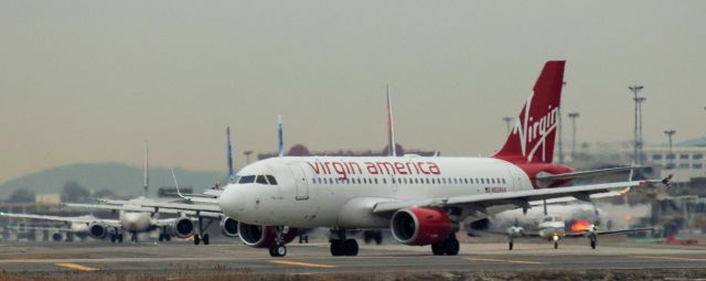 Airbus A319 (N528VA)