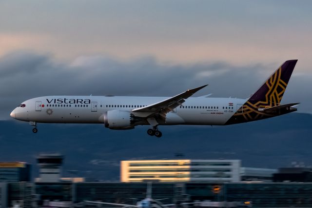 Boeing 787-9 Dreamliner (VT-TSH)