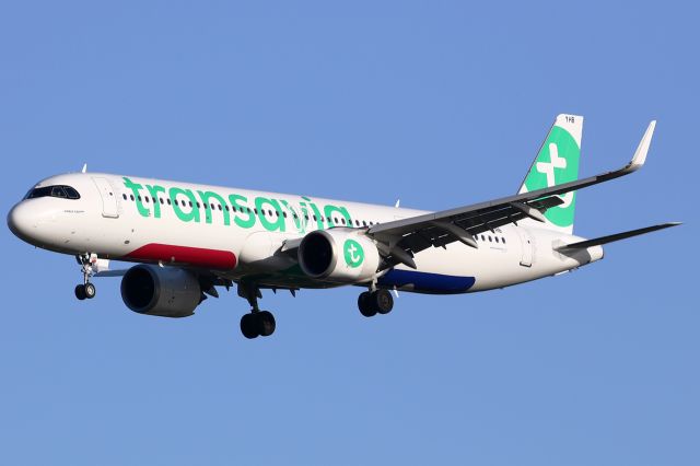 Boeing 737-800 (PH-YHB)