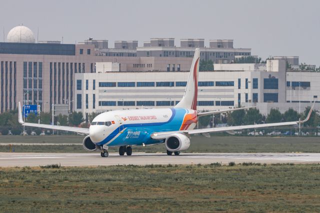 Boeing 737-700 (B-2676) - B737-84P(B-2676) Taxiing