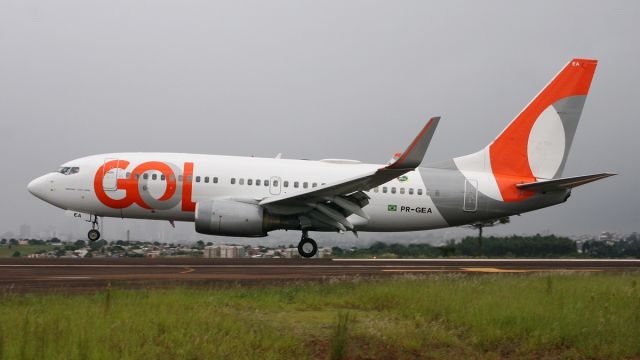 Boeing 737-700 (PR-GEA)