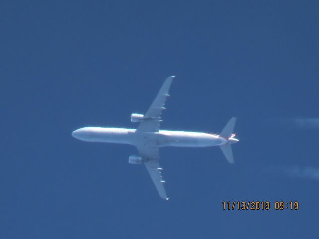 Airbus A321 (N176UW)