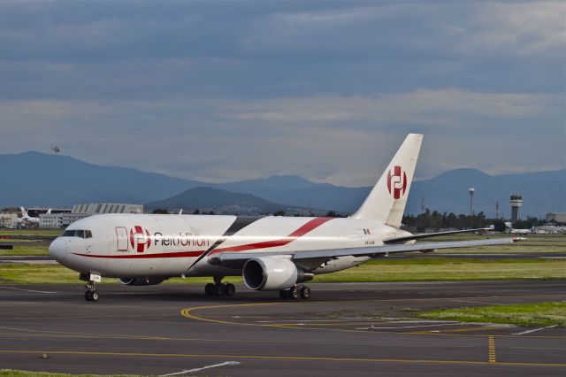 BOEING 767-200 (XA-LRC) - Boeing B767-241ERBDSF of AeroUnion XA-LRC, MSN 23802 is taxiing for take off from runway 23R at Mexico City International Airport (08/2019).