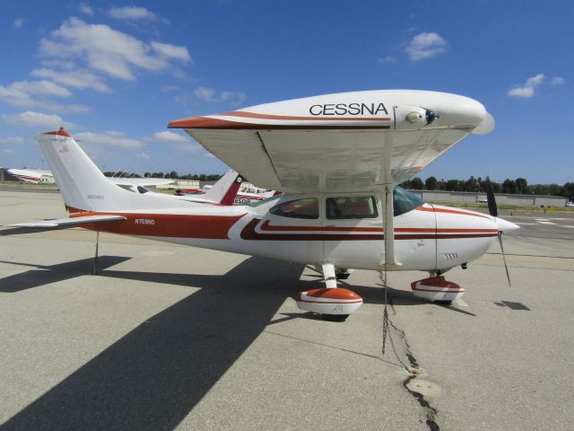 Cessna Skylane (N759NG) - On the ramp