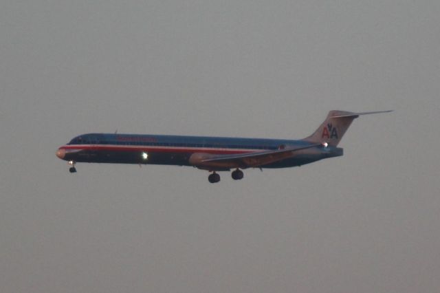 McDonnell Douglas MD-83 (N9621A) - Runway: 28C. Operating as AAL2535 on 1/27/2018.