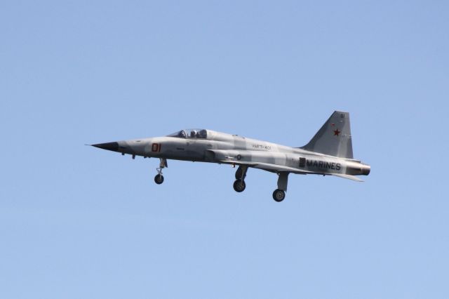 Northrop RF-5 Tigereye (76-1589) - US Marine Corps F-5 Tiger II (761589) from Marine Corps Air Station Yuma arrives at Sarasota-Bradenton International Airport