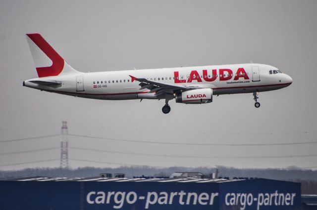 Airbus A320 (OE-IHD)