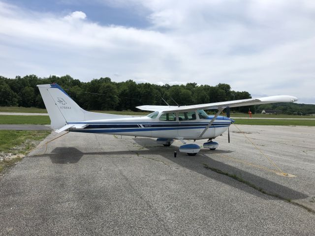 Cessna Skyhawk (N758AA)