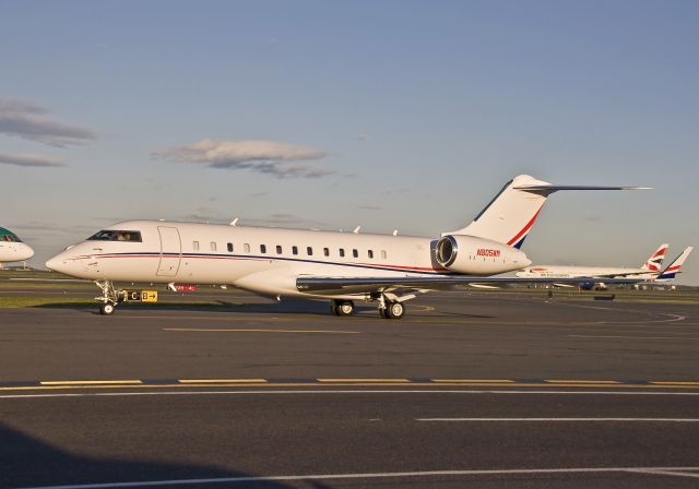 Bombardier Global Express (N805WM) - Taxi on Alpha to Signature