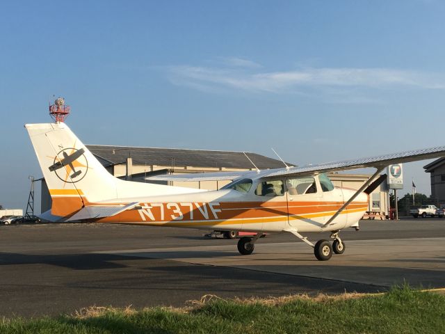 Cessna Skyhawk (N737VF)