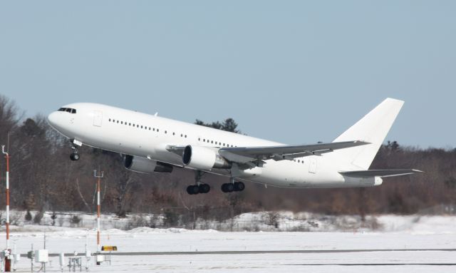 BOEING 767-200 (N250MY)