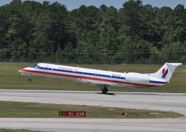 Embraer ERJ-135 (N834AE)