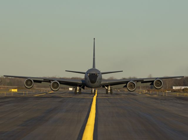Boeing 707-100 (61-4840) - EDDIE91, a KC-135R/T from the 121st ARW, Rickenbacker ANG Base, arriving at TOL just before an autumn sunset on 8 Nov 2022.