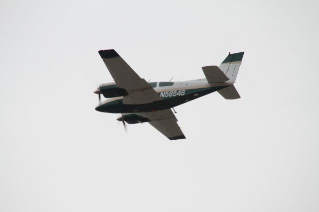 Beechcraft Baron (58) (N5854S)