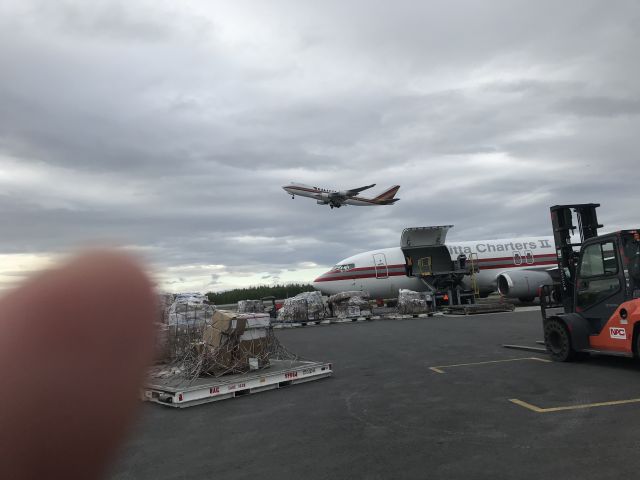 Boeing 737-700 (N405CK)