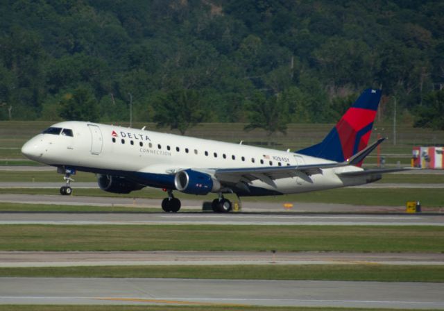 Embraer 170/175 (N284SY) - Delta (SkyWest) 3729 smokes a double beacon landing from Salt Lake City at 5:04 PM.  Image taken August 6, 2019 with Nikon D3200 at 400mm.