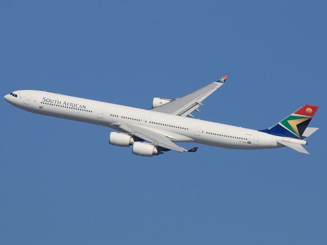 Airbus A340-600 (ZS-SNE)