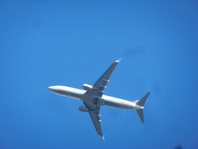 Boeing 737-800 (N73256) - A United Airlines Boeing 737-800 Flying Overhead On Approach To Dulles Int Airport