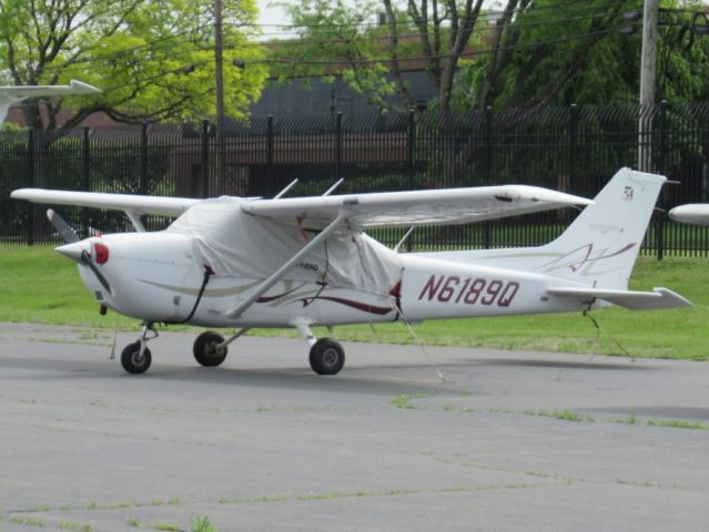 Cessna Skyhawk (N6189Q)