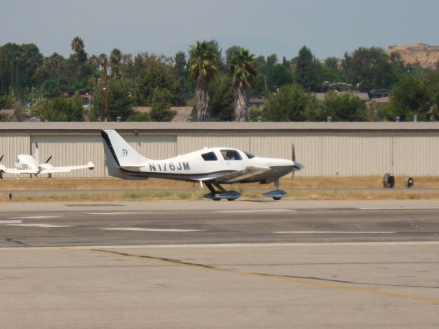 Cessna 400 (N176JM) - TAXIING TO RWY 24