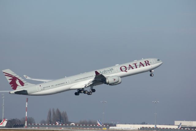 Airbus A340-300 (A7-AGA)