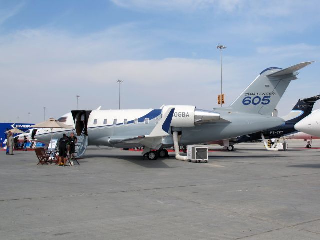 Canadair Challenger (N605BA) - Dubai Air Show 2013.