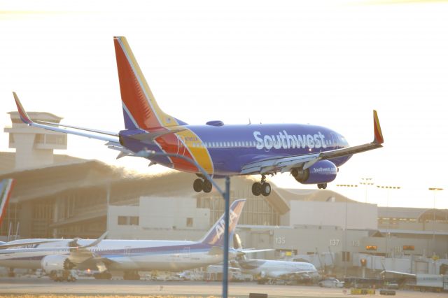 Boeing 737-700 (N7852A)