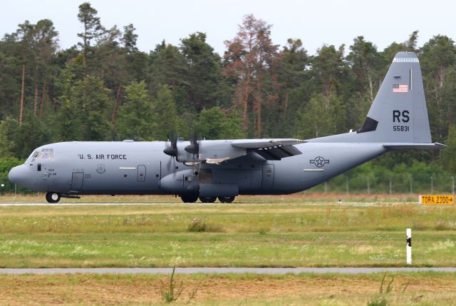 Lockheed C-130 Hercules (15-5831)