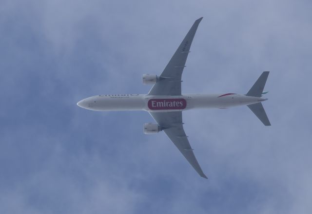 BOEING 777-300ER (A6-EQI) - Photographed from home, this Emirates' Boeing 777-31H(ER) was operating flight EK/UAE67, from Dubai (DXB) to London Stansted (STN). Its flight level when photographed was about FL85.