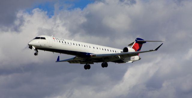 Canadair Regional Jet CRJ-900 (N823SK)