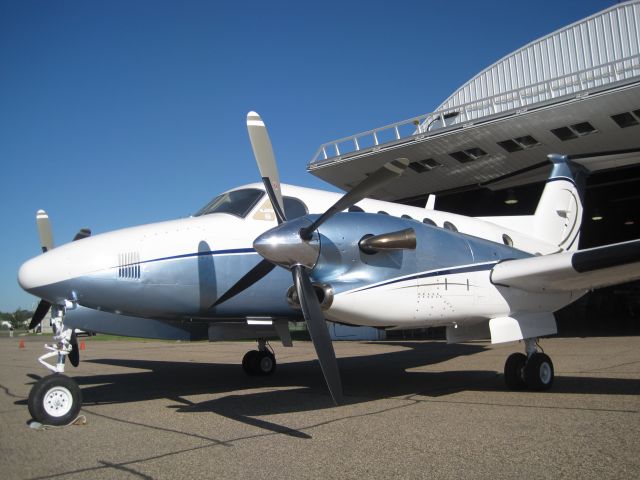 Beechcraft Super King Air 300 (N914BH)