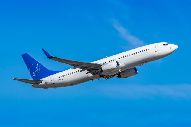 Boeing 737-800 (N916XA) - An iAero 737-800 taking off from PHX on 3/4/23. Taken with a Canon R7 and Canon EF 100-400 L II lens.