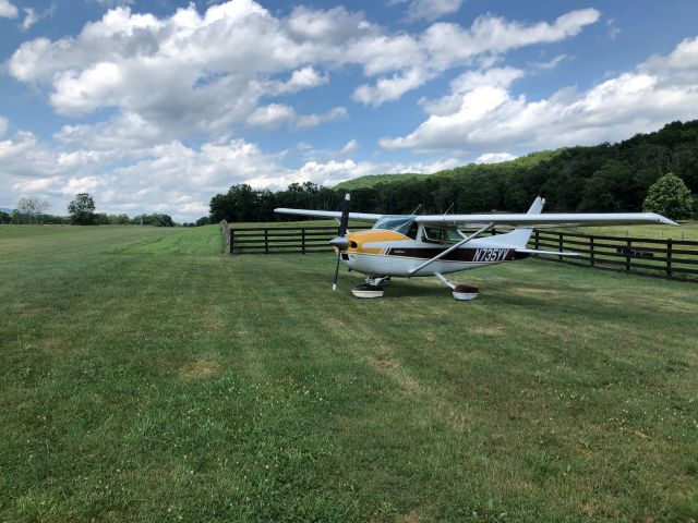 Cessna Skylane (N735YV)