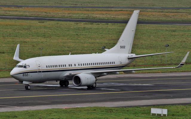 16-5832 — - usn c-40a 165832 at shannon 29/10/14.