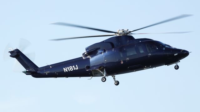 Sikorsky S-76 (N181J)