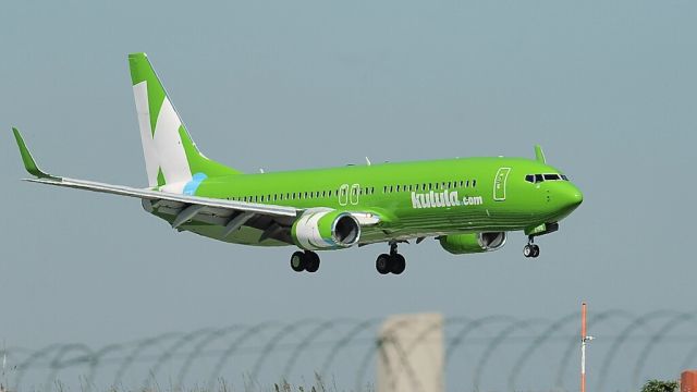 Boeing 737-700 (ZS-ZWB) - Landing on Rwy 03R in JNB