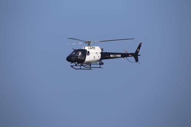 Eurocopter AS-350 AStar (N913WB)