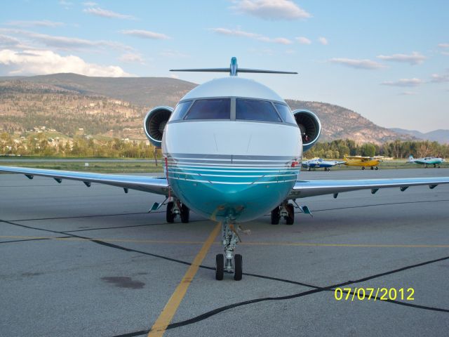 Canadair Challenger — - PENTICTON REGIONAL AIRPORT CANADA YYF - Challenger CL605