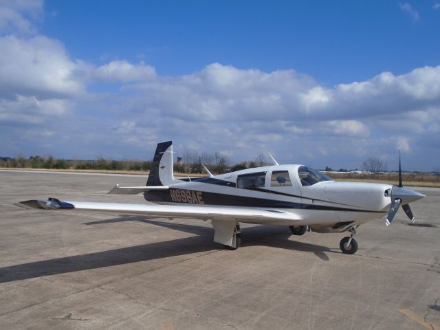 Mooney M-20 Turbo (N698AE)