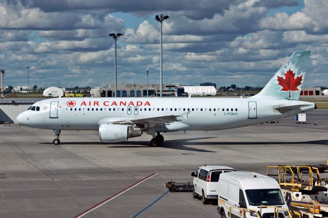 Airbus A320 (C-FGKH)