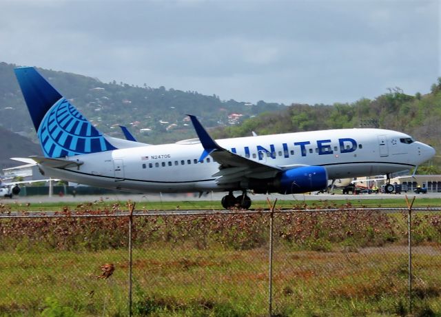 Boeing 737-700 (N24706)